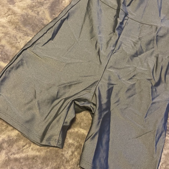 Romper - Picture 2 of 3